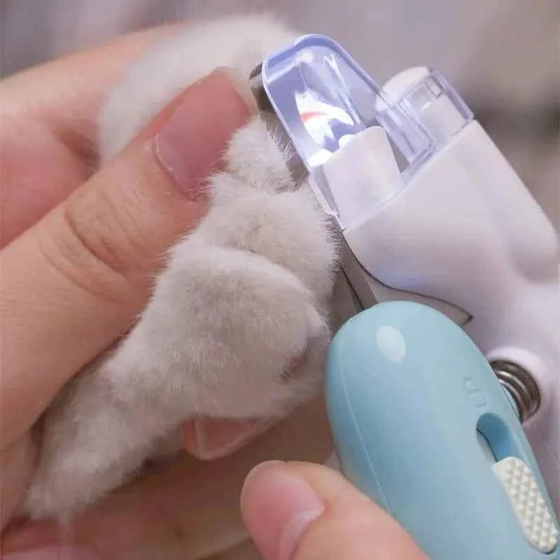 Pet nail clipper with light by Zootly – photo 4